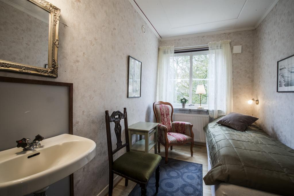Anna's Bed & Kitchen